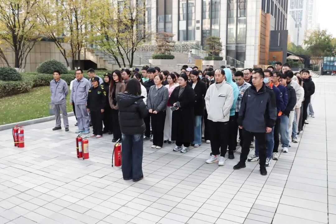 4.jpg 瑶安集团开展“消防安全月”系列活动,全面筑牢企业安全“防火墙”