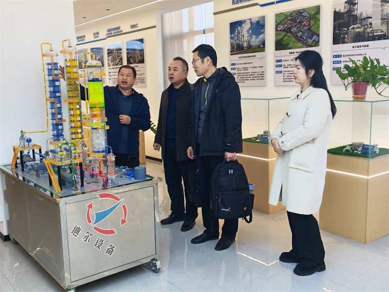 江西迪尔设备迎来山东某环境公司客户一行考察并签定沼气提纯项目用增强